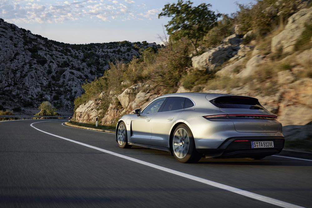 Porsche taycan sport turismo 3