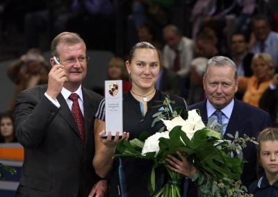 Wendelin wiedeking avec wolfgang porsche et la championne de tennis russe nadia petrova