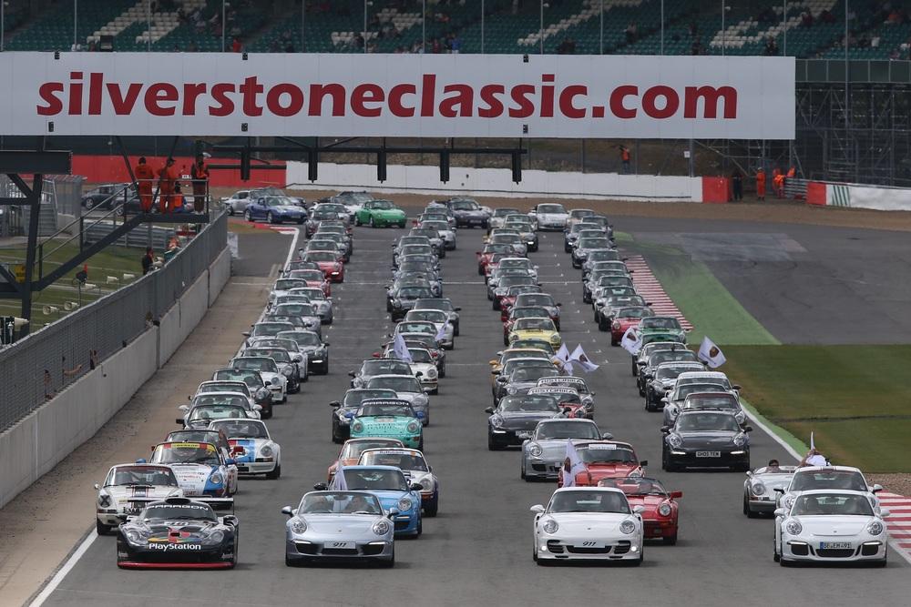 Porsche club 70 ans flat 6 mag