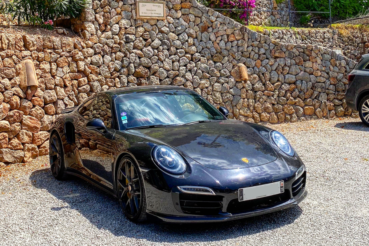 Porsche 991 turbo s flat 6 magazine png