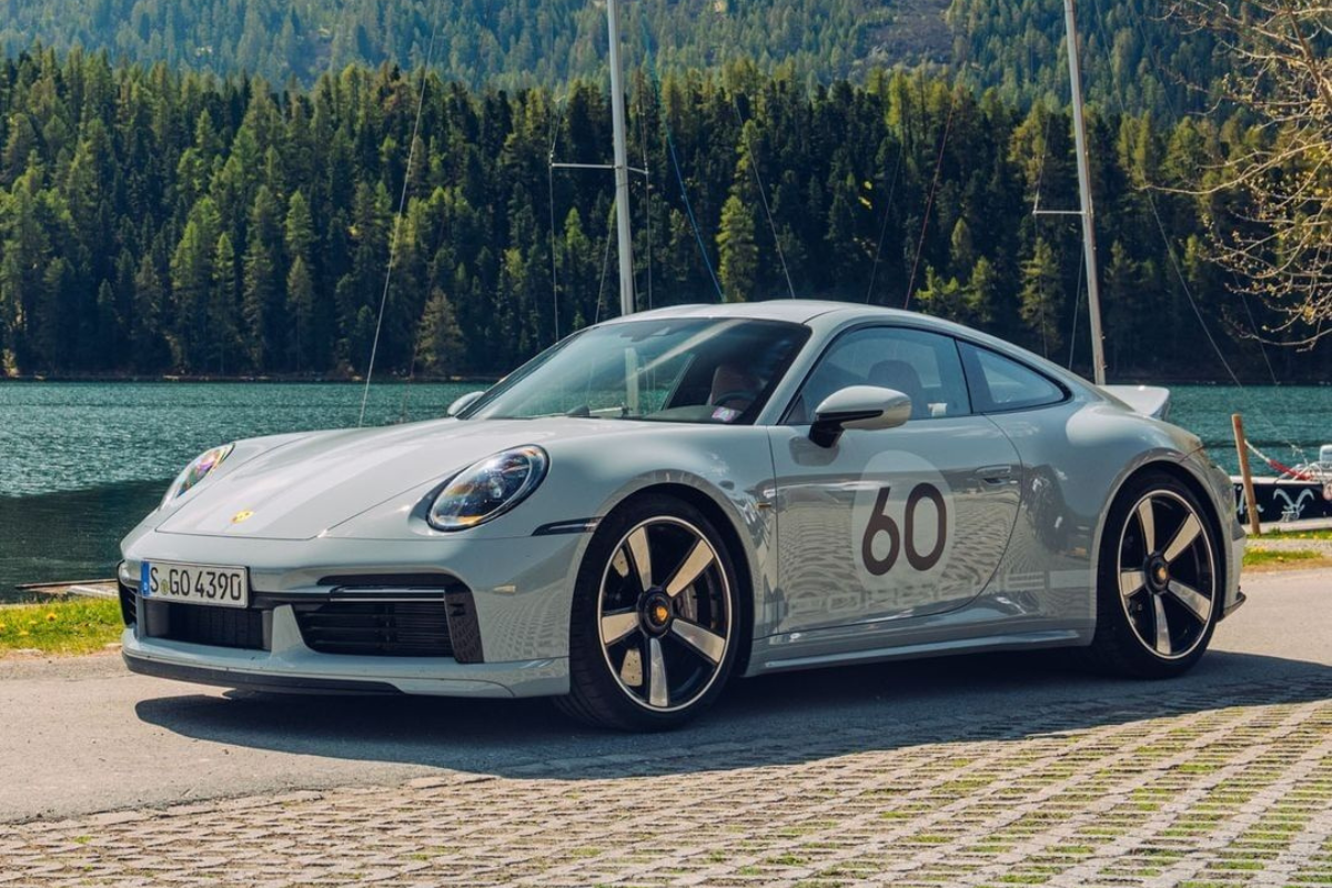 Porsche 992 sport classic flat 6 magazine png