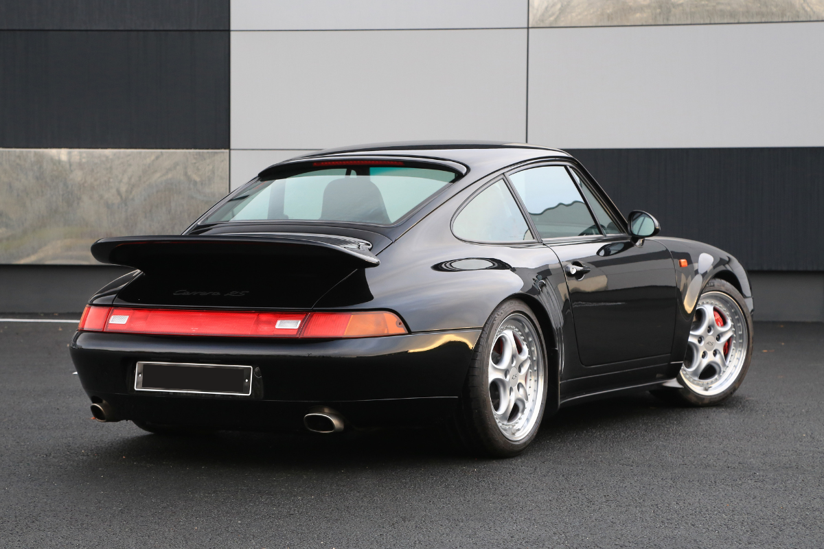 Porsche 911 993 rs flat 6 mag