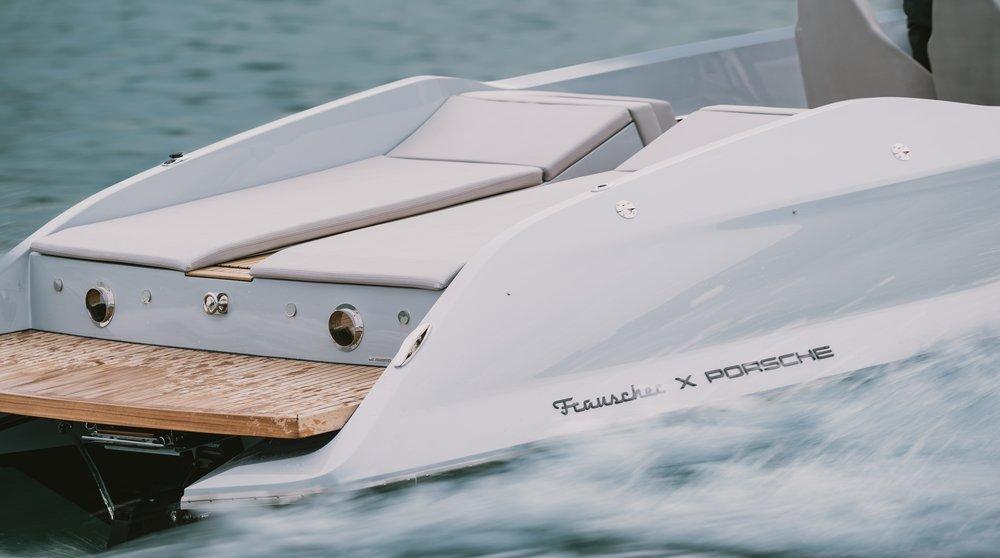 Bateau porsche jpg